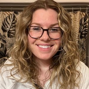 Meet your Posher, Elizabeth